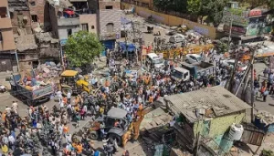 Bulldozers-Stopped-At-Delhis-Jahangirpuri-2-Hours-After-Court-Order